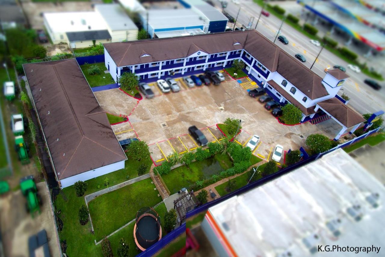 Scottish Inn&Suites Houston-Jones Road Exterior foto