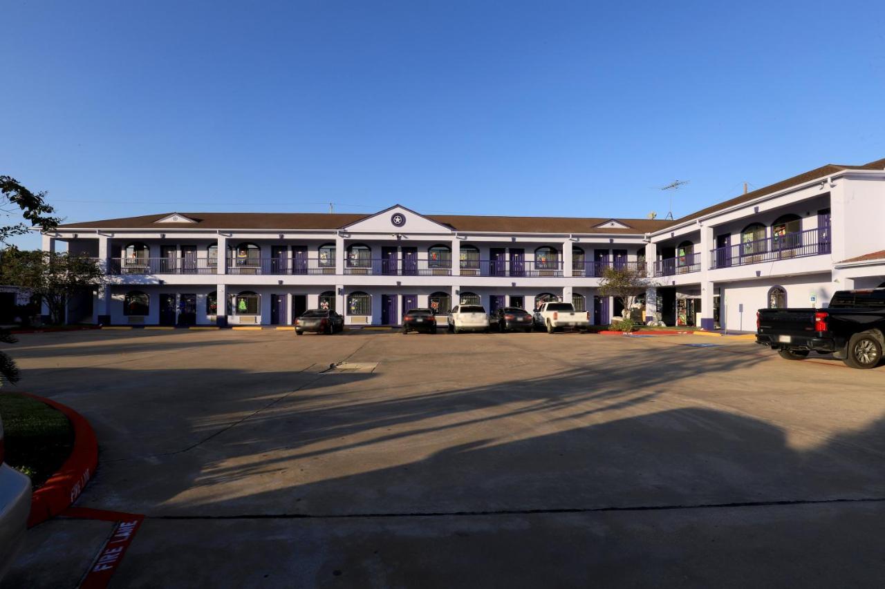 Scottish Inn&Suites Houston-Jones Road Exterior foto
