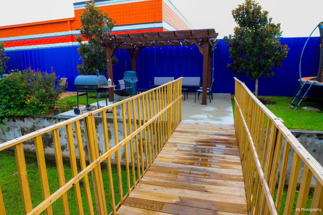 Scottish Inn&Suites Houston-Jones Road Exterior foto